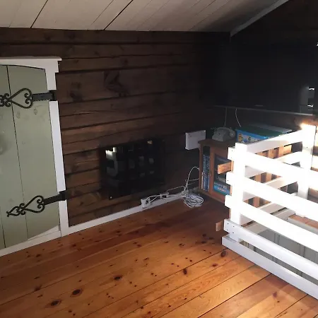 Holiday home Bjonnhiet *